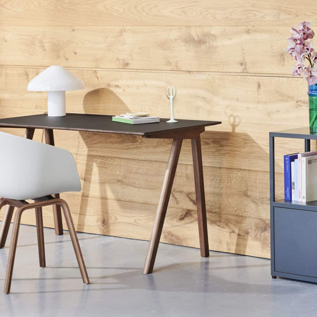 AAC_22_Eco_eco_white_shell_wb_lacquer_walnut_base_CPH_90_charcoal_lino_wb_lacquer_walnut_base_Pao_Glass_Table_Lamp_350_white