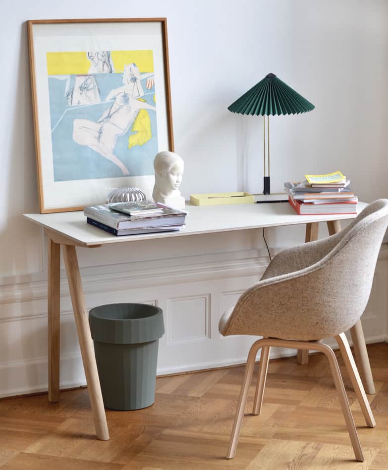 CPH_90_Desk_off_white_Shade_Bin_dusty_green_Matin_Table_Lamp_green_AAC_123_Bolgheri_LGG60_wb_lacquer_oak