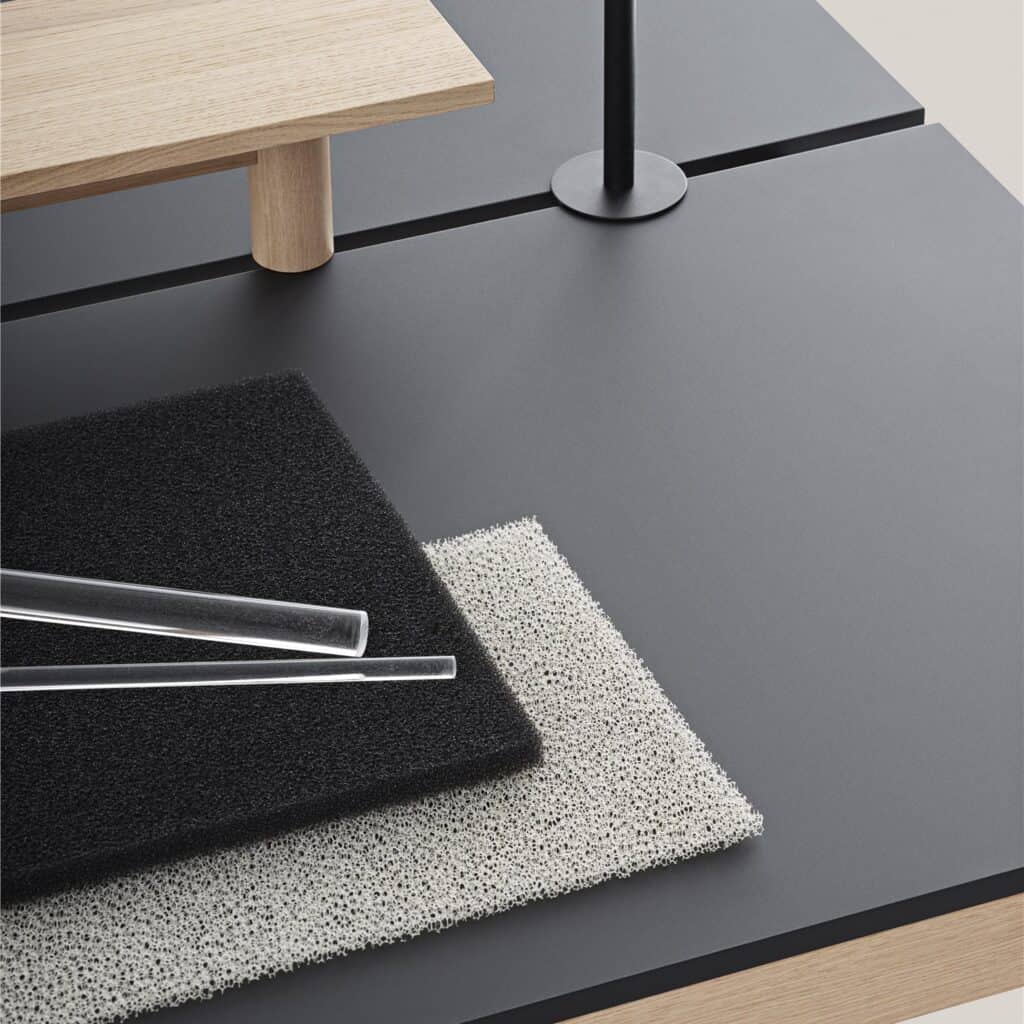 Linear-system-concept-black-0620-Muuto-hi-res