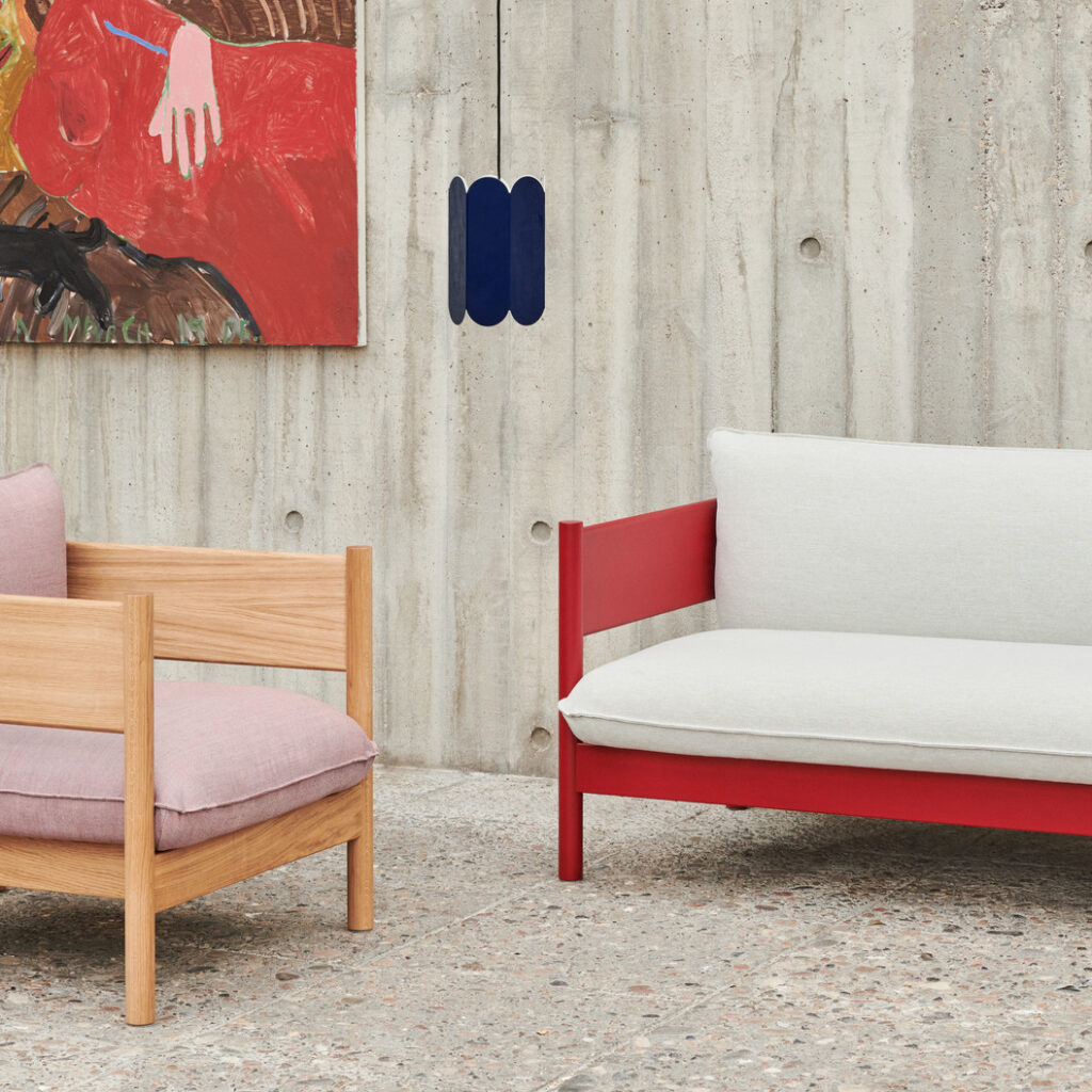 Arbour_Club_Sofa_Mode_009_wine_red_wb_lacquer_beech_base_Arbour_Club_Armchair_Atlas_621_oiled_waxed_oak_base_Arcs_Shade_cobalt_blue
