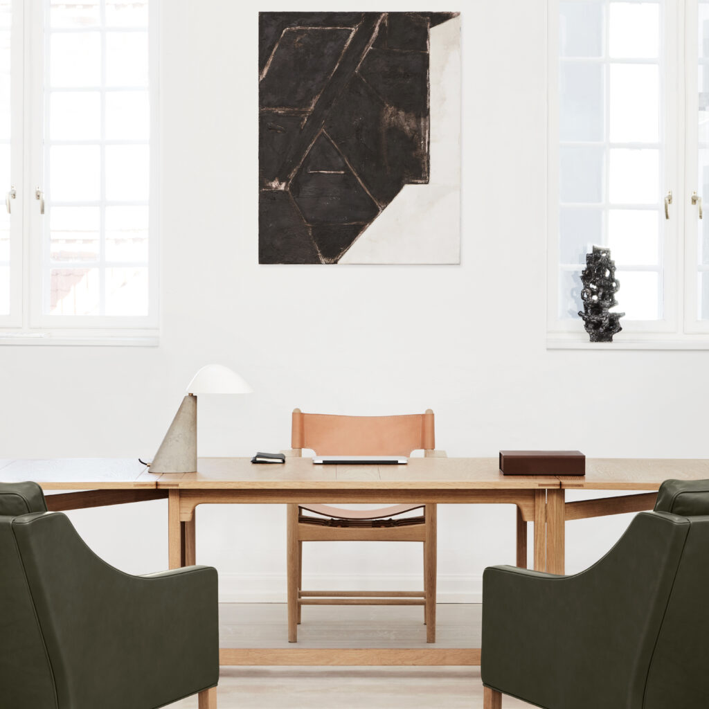 FF2021_LibraryTable_SpanishDining_Fellow8110_Leatherbox