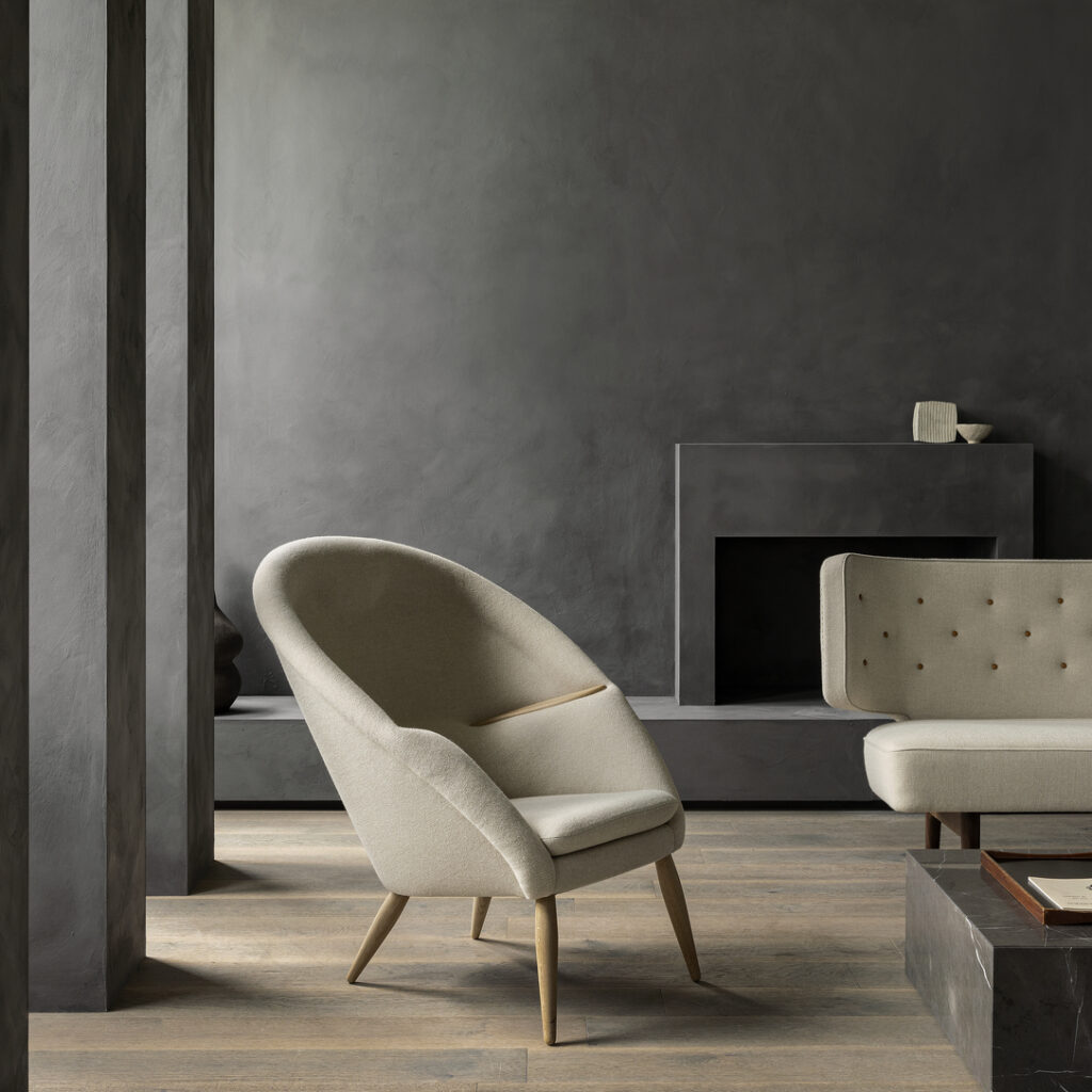 MENU_Radiohus_Sofa_Fabric_Plinth_Grand_Oda_Lounge_Chair_2