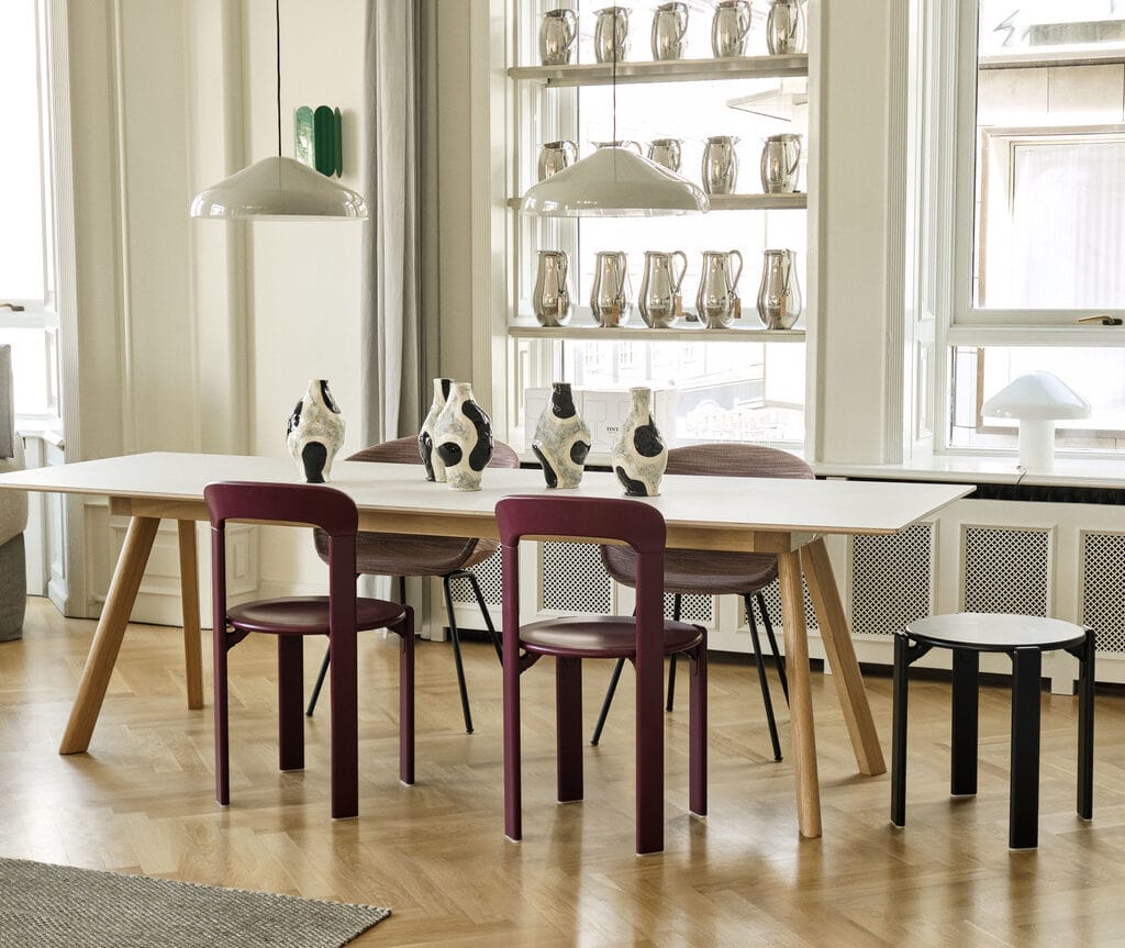 CPH_30_L250xW90_off_white_lino_top_wb_oak_base_Rey_Chair_grape_red_wb_lacquer_beech_Rey_Stool_deep_black_wb_lacquer_beech_Pao_Steel_Pendant_470_cool_grey