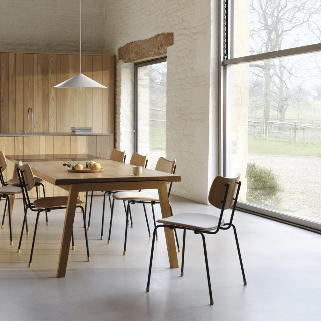 VLA26T_oak_lacquer_steel_black_VLA26P_oak_steel_black_mood01104_SH900_oak_oil_VLA26P_oak_oil_steel_black_sif90_VLA26T_oak_black_steel_black_V1