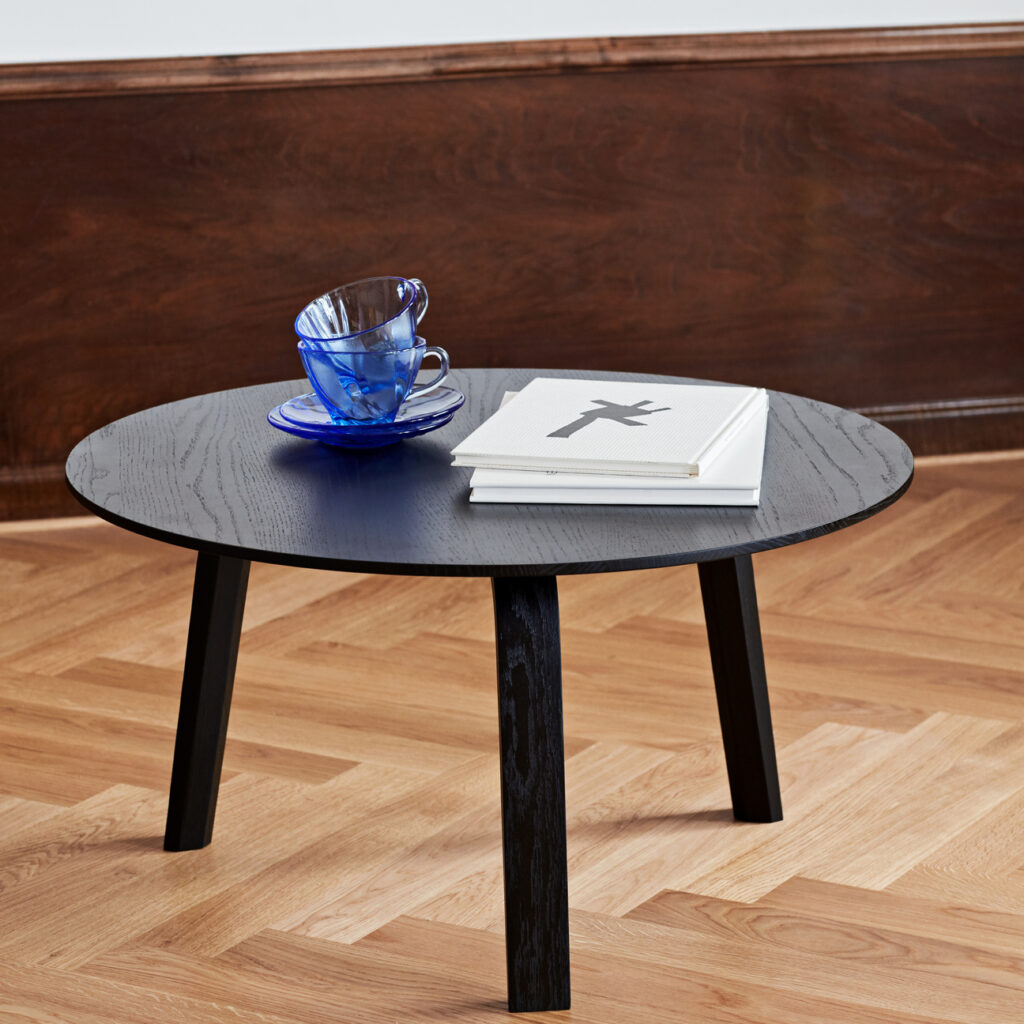 Bella_Coffee_Table_black_Lifestyle