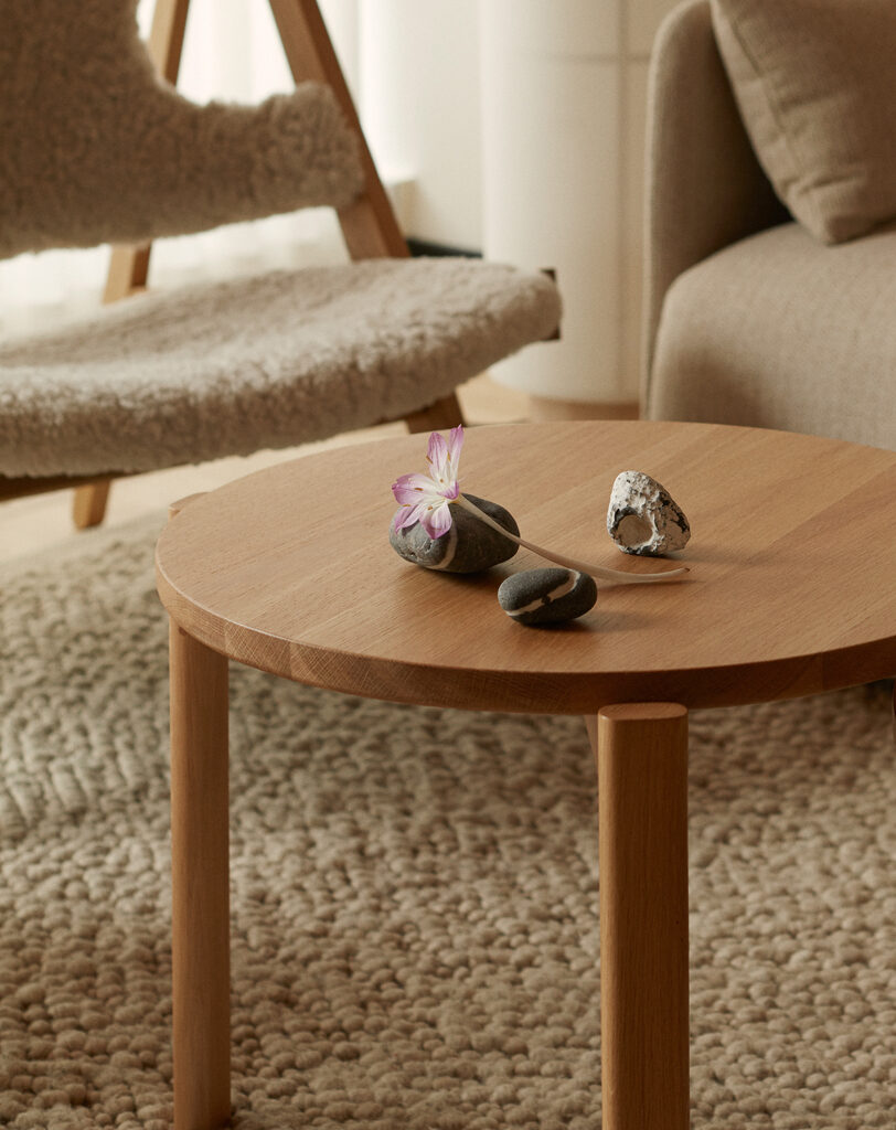 MENU_Knitting_Chair_Houkime_Rug_Offset_Passage_Lounge_Table