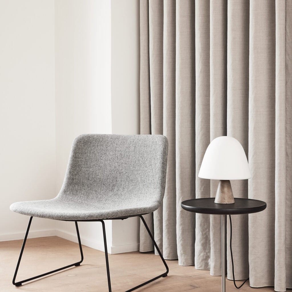 Pato_Lounge_Sledge_Pal_Table_Meadow