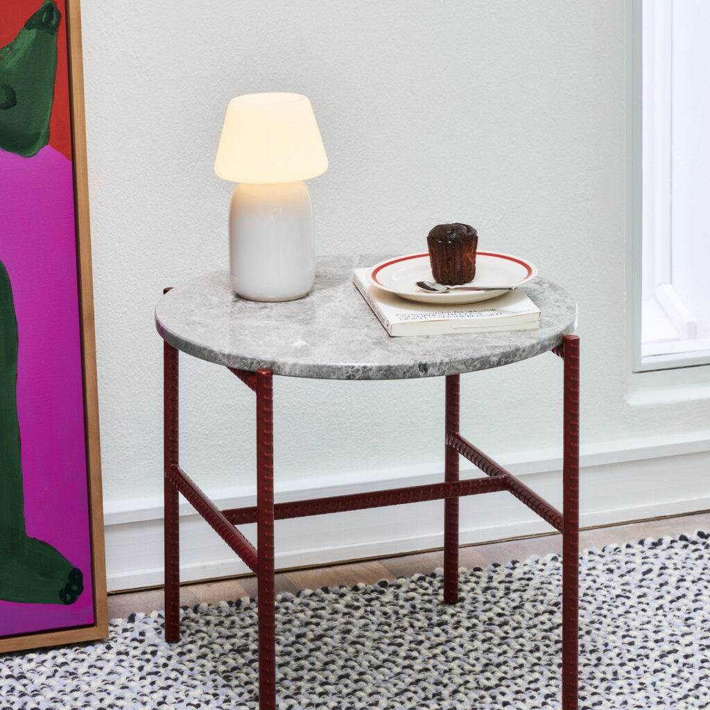 Rebar_Side_Table_5xH40.5_grey_marble_tabletop_barn_red_powder_coated_steel_Braided_Rug_140x200_grey_Apollo_Portable_white