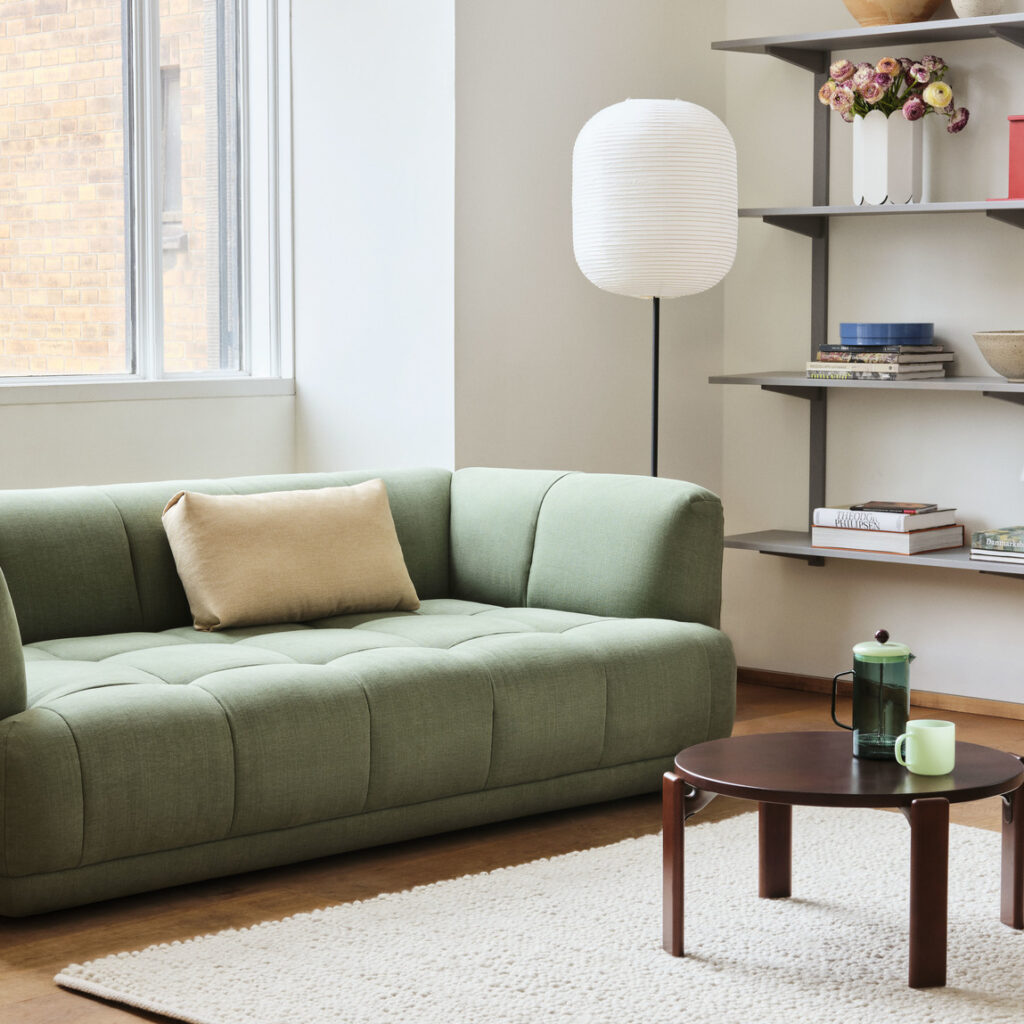 Rey_Coffee_Table_dia66,5xH32_wb_lacquered_beech_umber_brown_Quilton_2_seater_uph_Linara_100_Common_Rice_Paper_Shade_Oblong_Peas_Random_cream